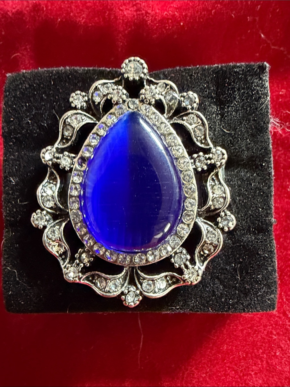 Elegant Royal Blue Teardrop Stretch Ring, J0296